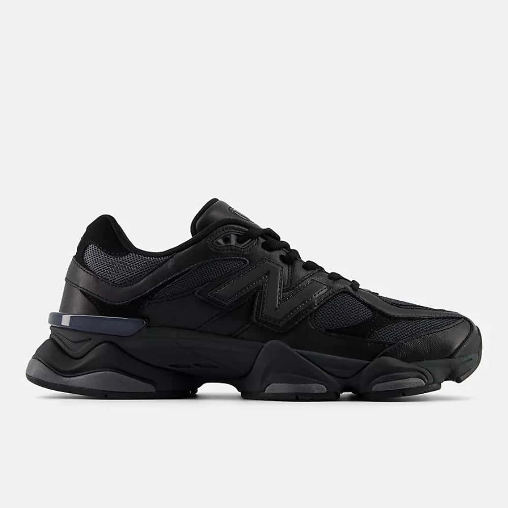 9060 Sneakers