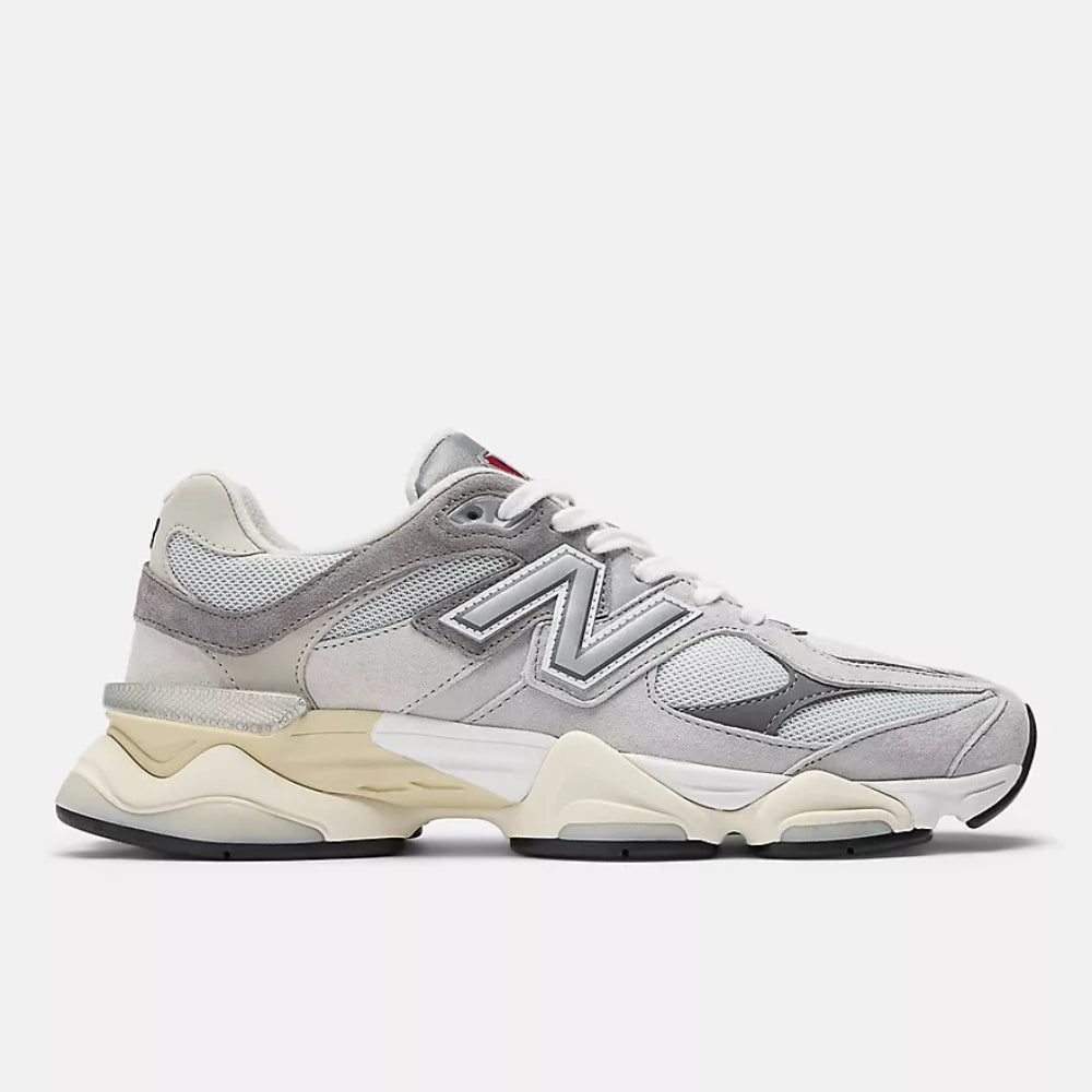 9060 Sneakers