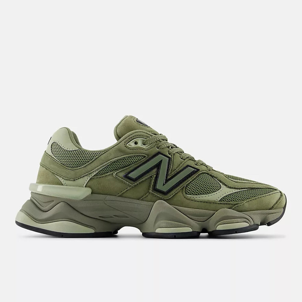 9060 Sneakers
