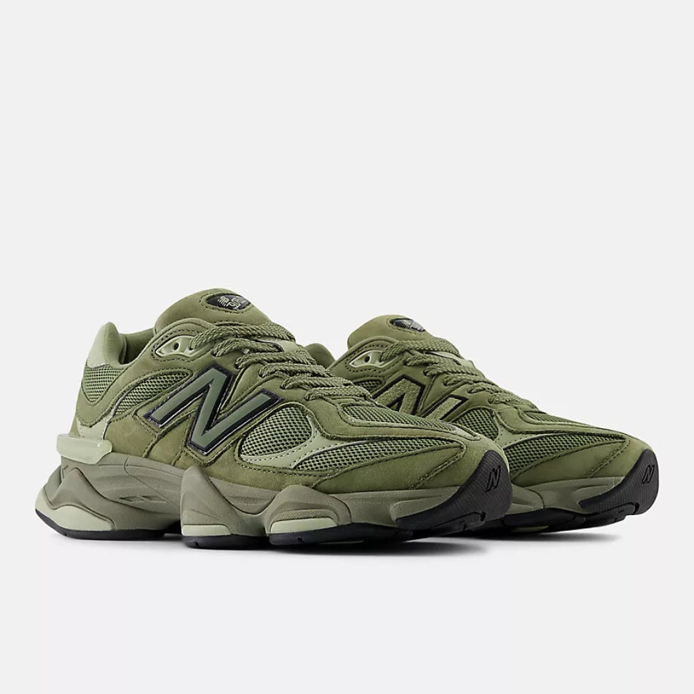9060 Sneakers