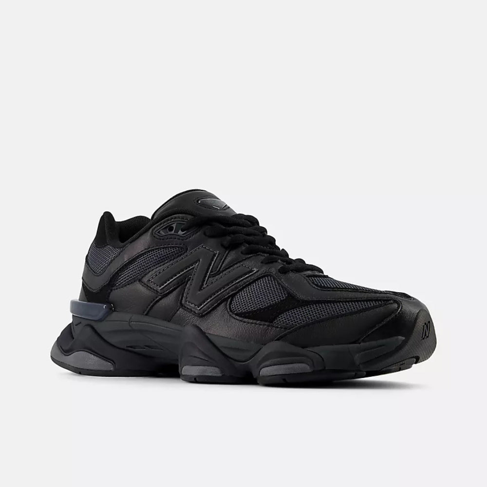 9060 Sneakers